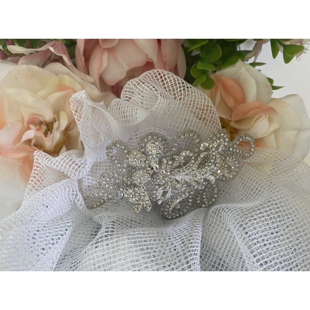 Vtg Bridal Hair Piece Brooch and Earring Set Silver Filigree Rhinestones 4.5"‎ - Picture 9 of 12